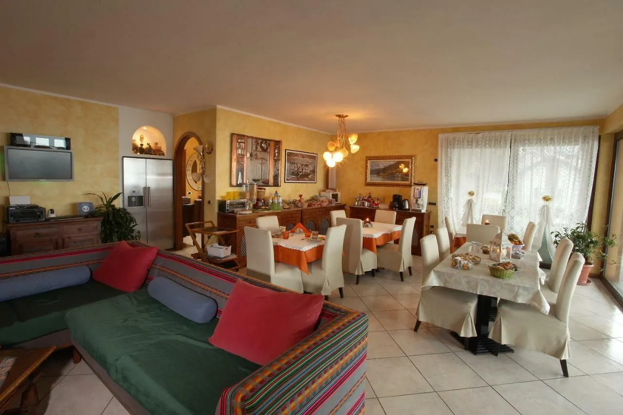 Bed & Breakfast B&B Villa Anita Bellano Italy