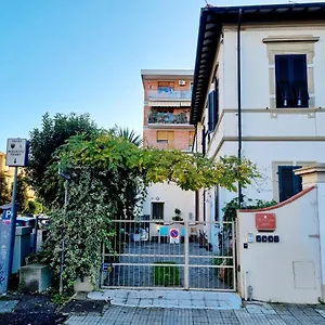https://villa-rismondo.it-tuscanyhotel.com